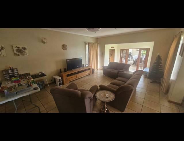 FARM FOR SALE IN MNANDI